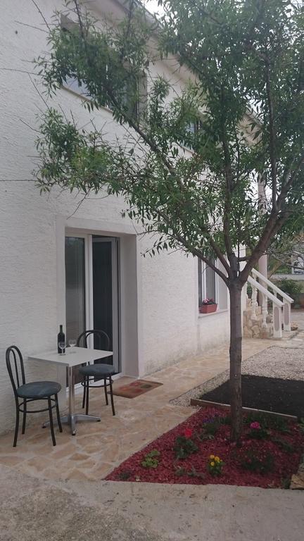 Apartments Mas-Rafaj Vir Dış mekan fotoğraf